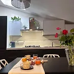 Elegante Privato In Palazzo Storico Del Xviii - Pieno Centro Appartamento Nicosia